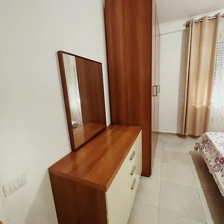 Lovely Gjiri Lalzit Appartamento Durrës
